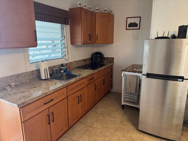 Building Photo - Attached Guest Studio Home in Kailua Town with Yard, and Pets Allowed