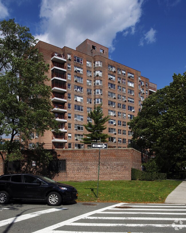 The Briar Cliff Apartments 3515 Henry Hudson Pky Bronx NY 10463