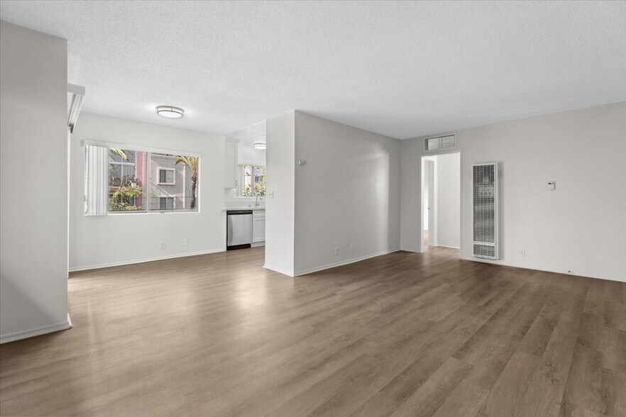 Building Photo - 1236 McClellan Dr