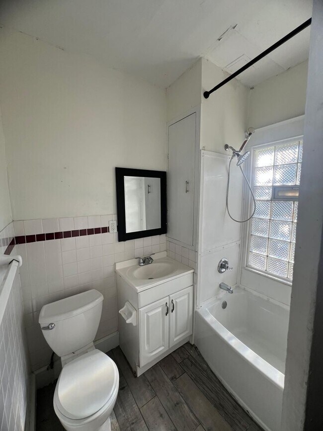 Building Photo - 524 Highland Pike