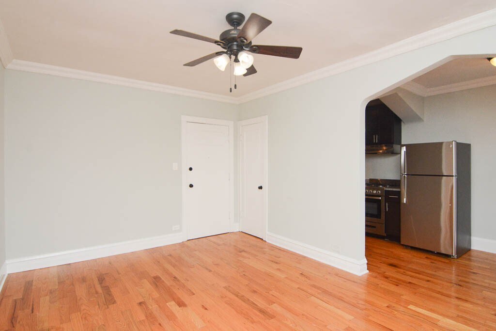 Building Photo - 4725 N Hermitage Ave