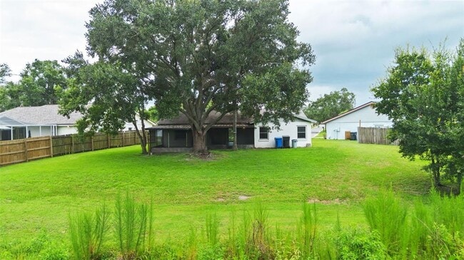 Building Photo - 629 Stillview Cir