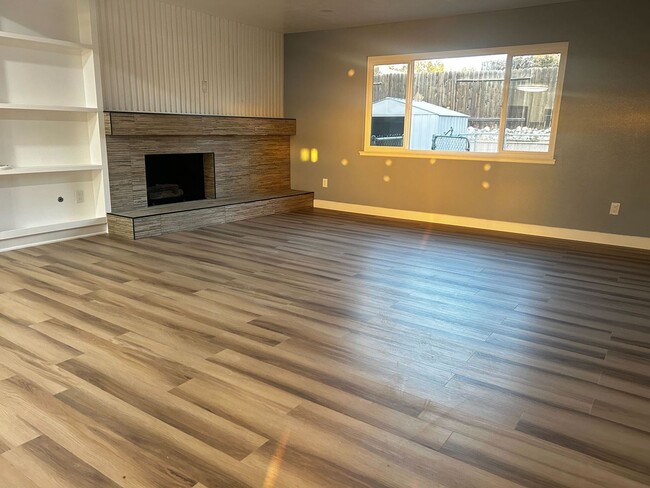 Building Photo - Beautifully Remodeled 3-Bedroom Home in Hi...