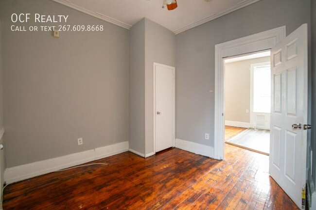 Building Photo - Spring Garden Second Floor One Bedroom Apa...