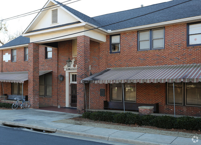 Building Photo - Auburn Hall