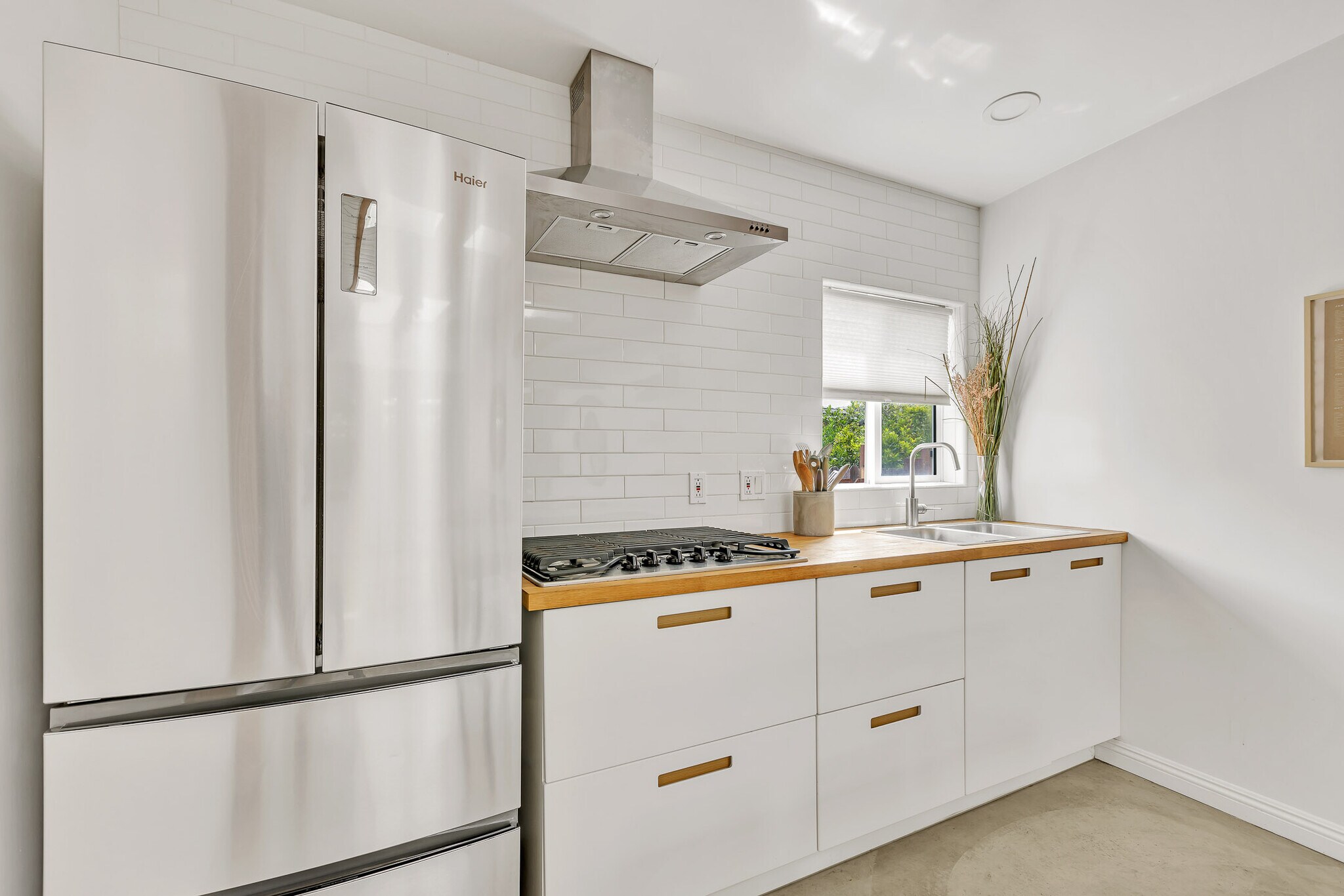 Building Photo - 718 Vernon Ave