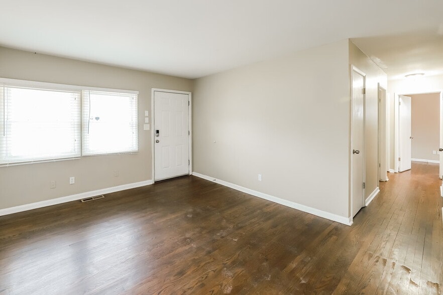 Building Photo - 11008 E 50th Terrace