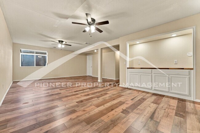 Building Photo - 9603 Laredo St