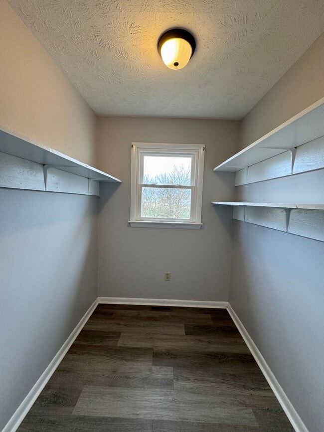 Building Photo - Duplex for Rent in Dayton