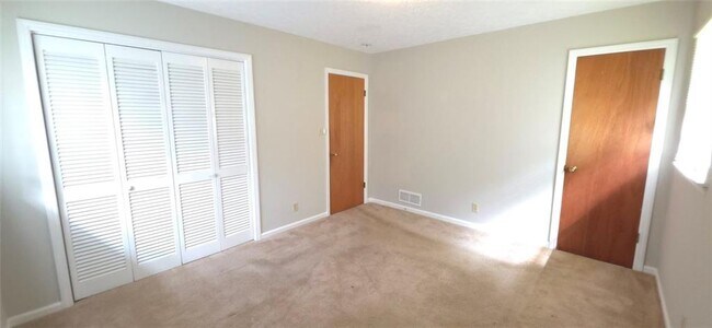Building Photo - 1382 Mary Dale Dr SW