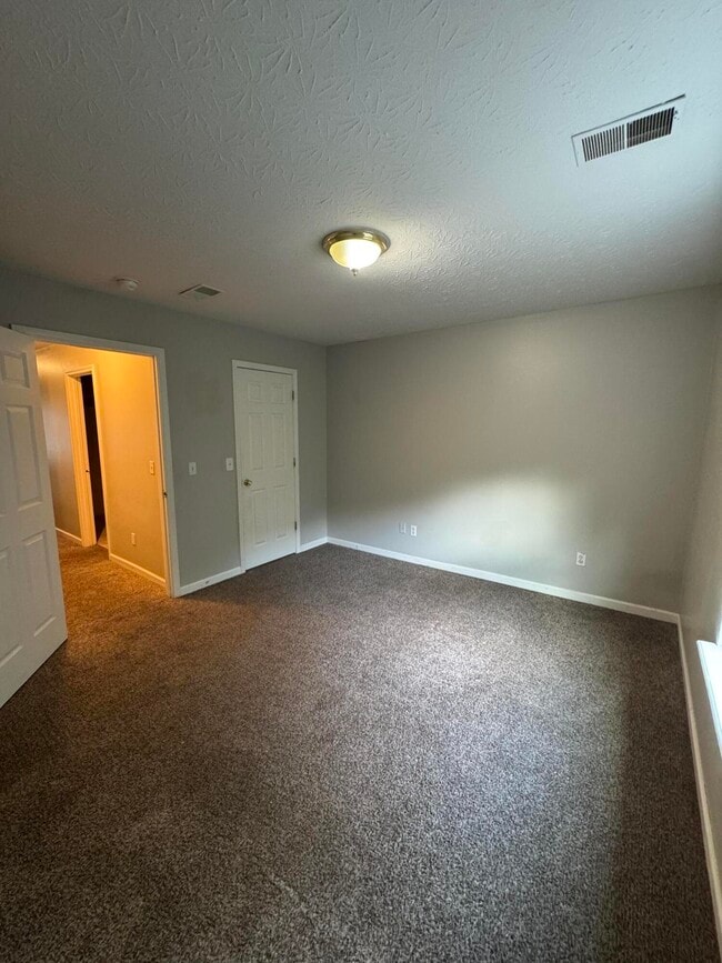 Building Photo - 228 Mousas Way
