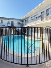 Building Photo - 6633 Woodley Ave
