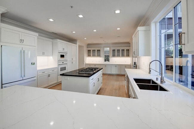 Building Photo - Amazing LARGE home in Ladera Ranch!