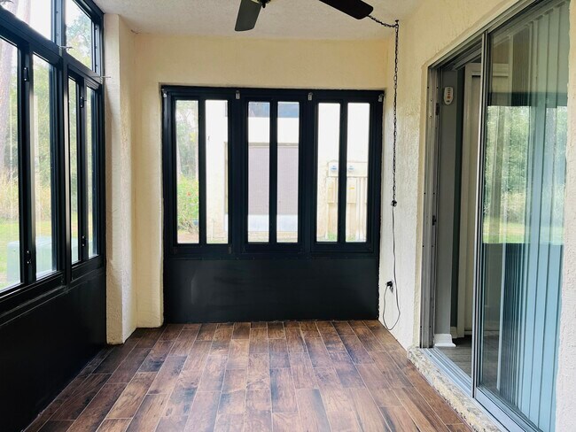 Building Photo - 3042 Sir Hamilton Cir