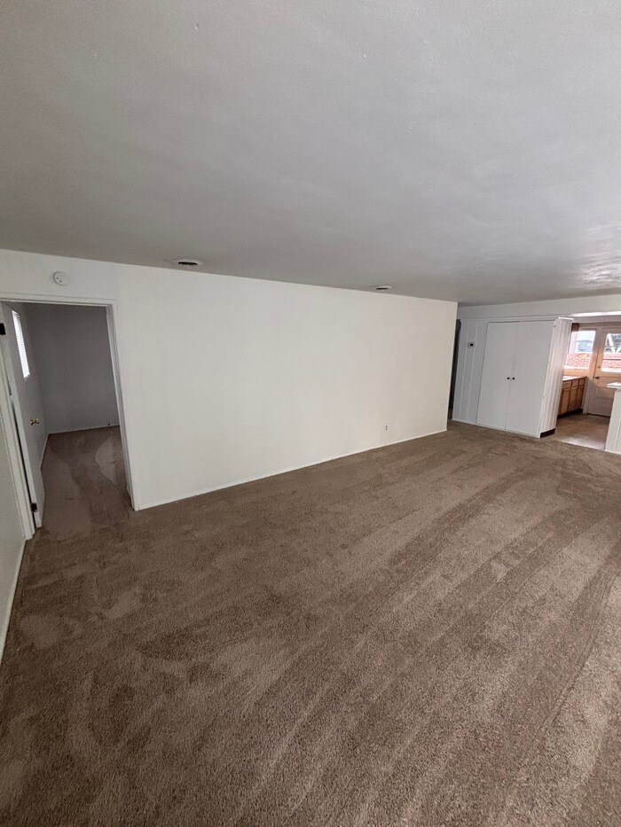 Building Photo - 8313 Woodhurst Dr