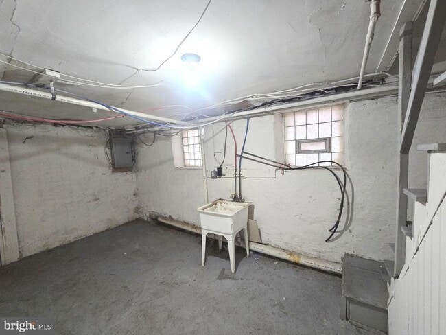 Building Photo - 5852 Pentridge St