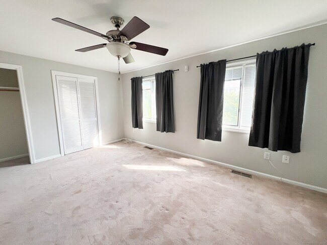 Building Photo - 83 Sandpiper Crescent
