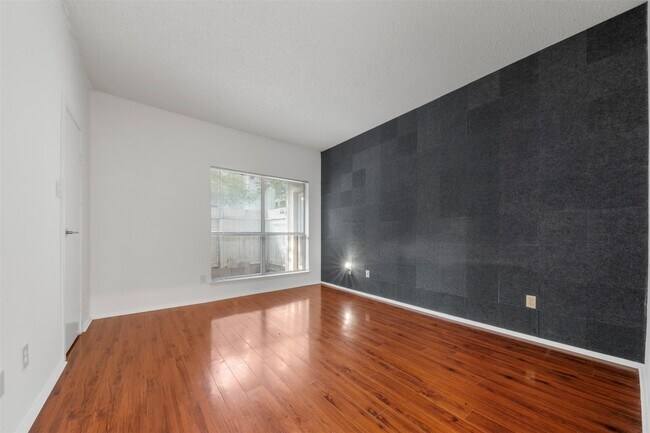 Building Photo - 7950 N Stadium Dr