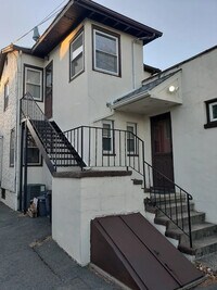 Building Photo - 25 Valley Rd