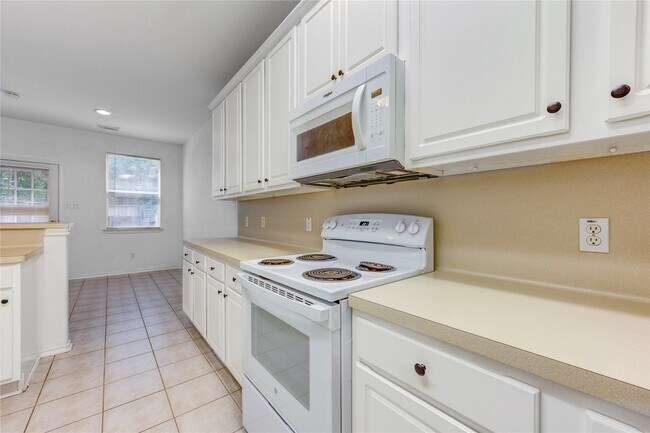 Building Photo - 225 Summerhaze Cir