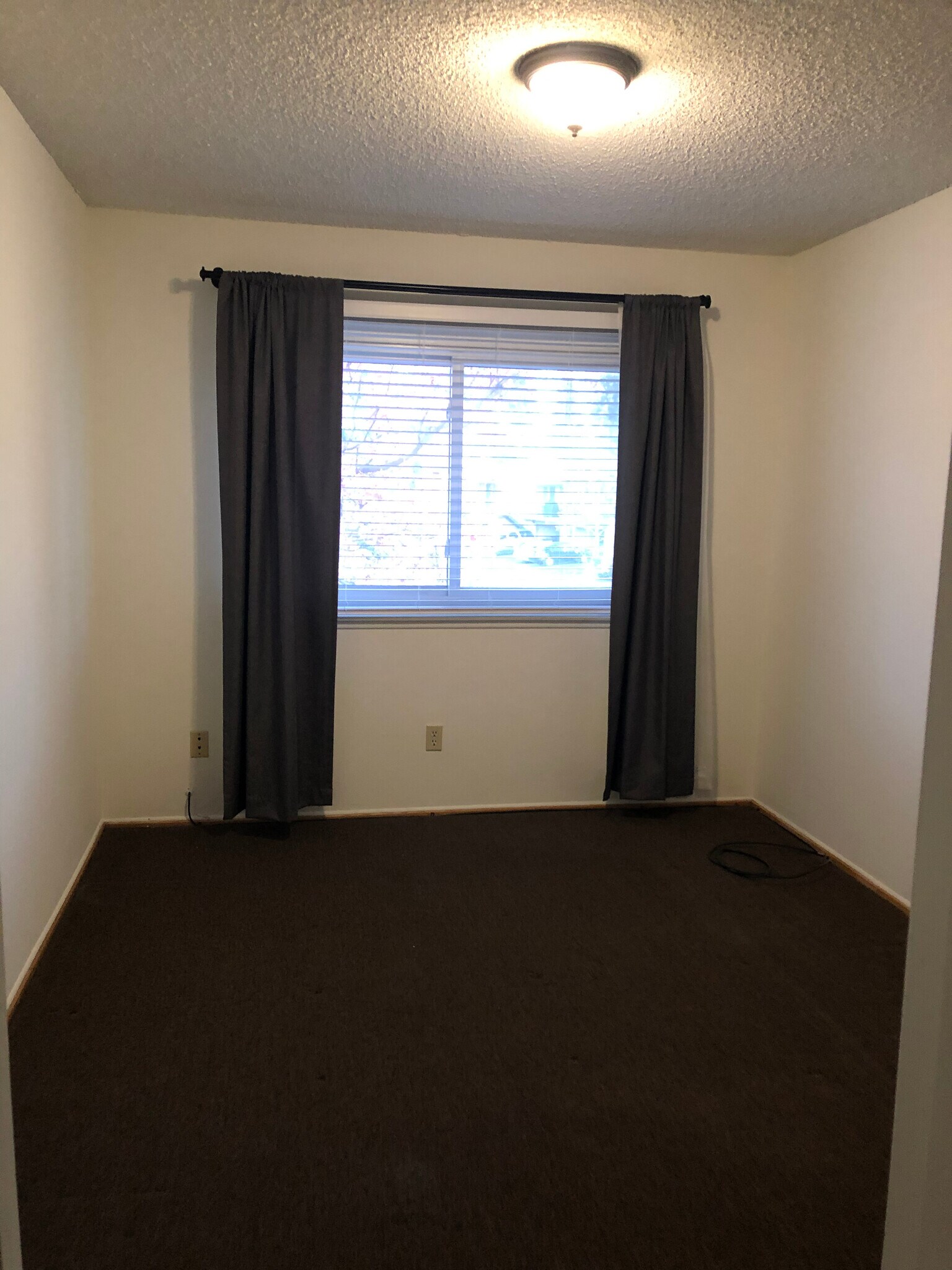 Building Photo - 1006 W Calle del Sol