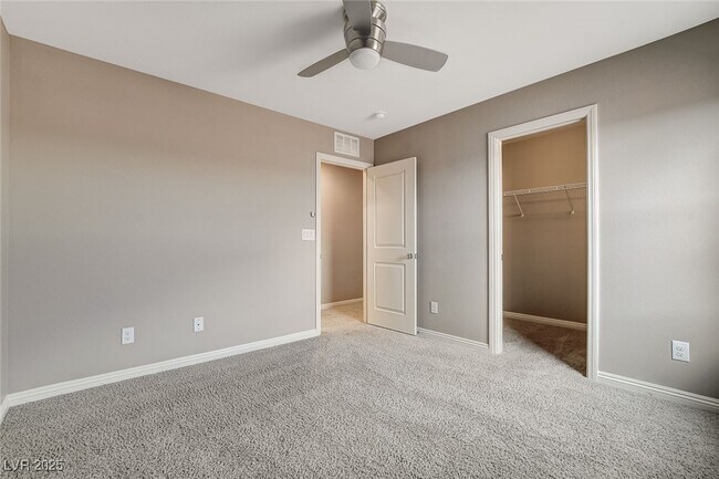 Building Photo - 6237 Fallsview Ct