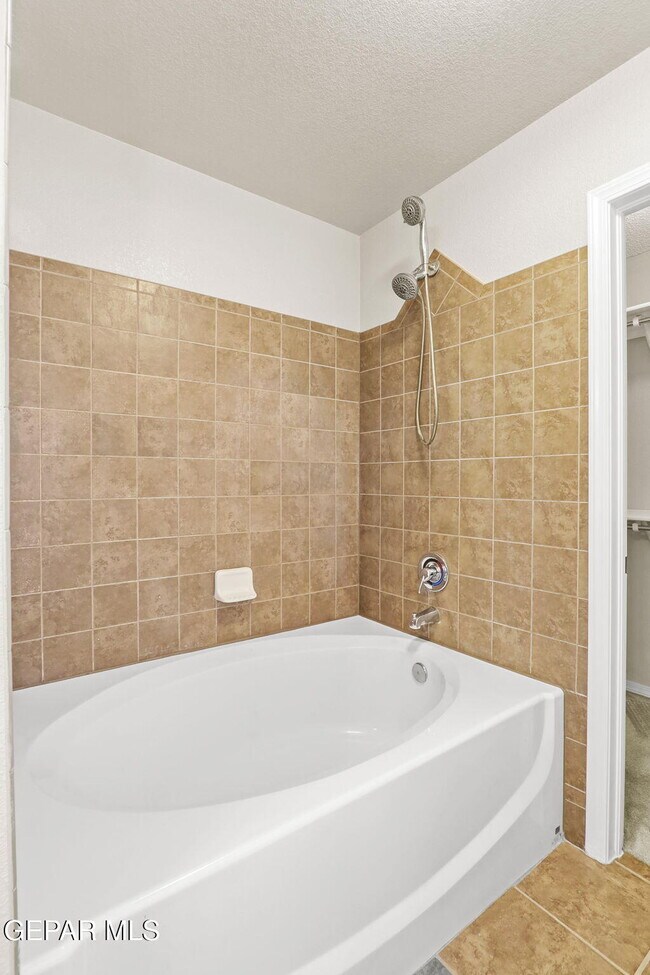 Building Photo - 2933 Pebble Rock Pl