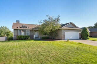 Building Photo - Spacious 4 Bed, 3 Bath Home | Central Vall...