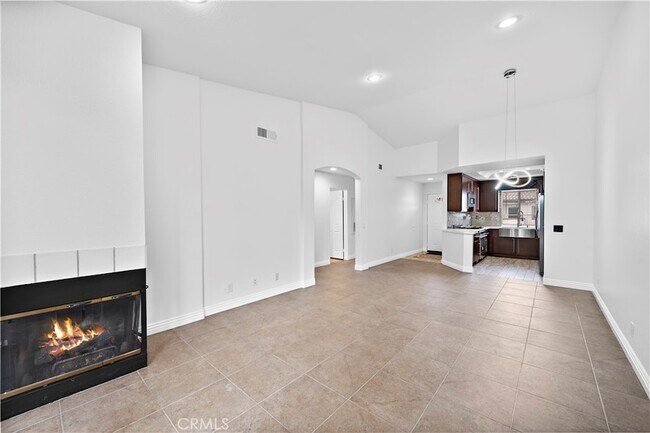 Building Photo - 57 Vía Ermitas