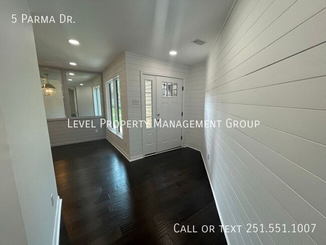 Building Photo - 5 Parma Dr