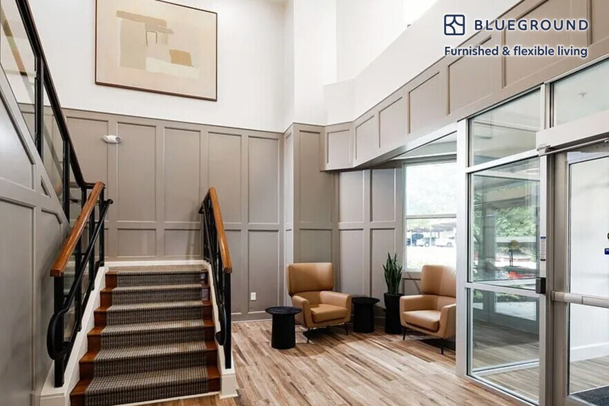 Building Photo - 160 Boylston St