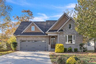 Building Photo - 7 Nakkol Dr