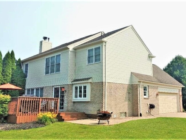Building Photo - 47498 Fox Run Dr