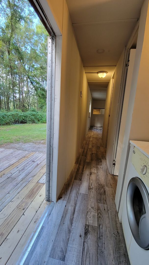 Building Photo - 2 Bed | 1 1/2 Bath | Fenced & Gated 1/4 Acre of land