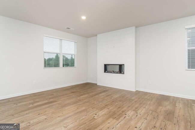 Building Photo - 84 Founders Dr