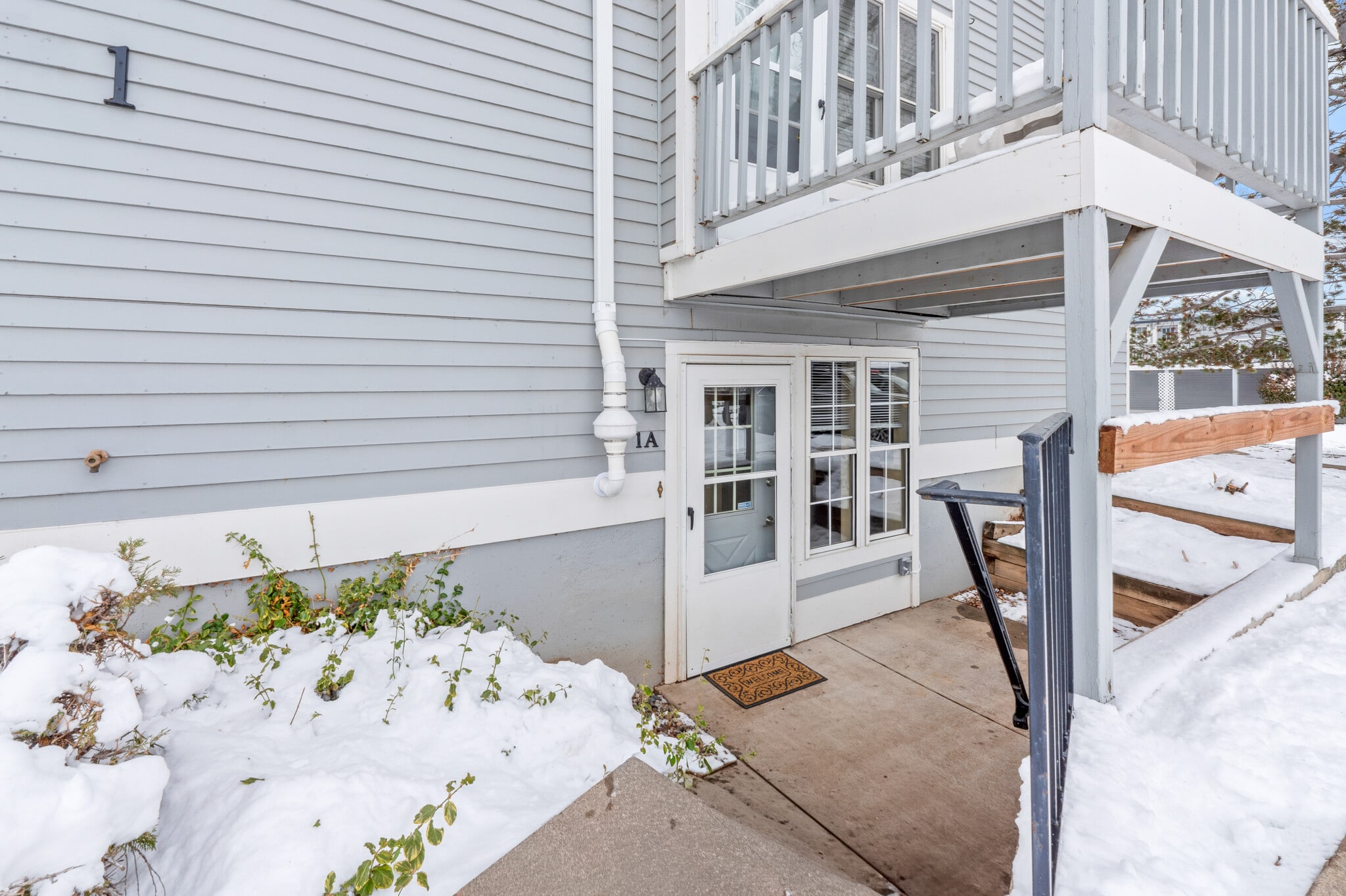 Covered front porch - 1601 W Swallow Rd