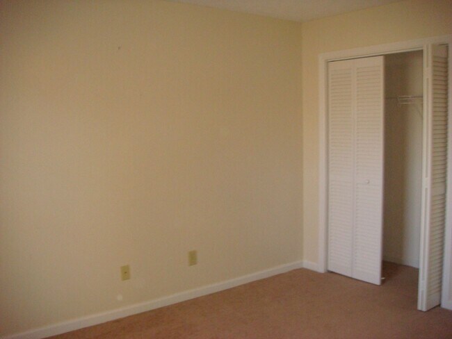 Building Photo - Charming 2 Bed, 1.5 Bath Rental in a Convenient Location