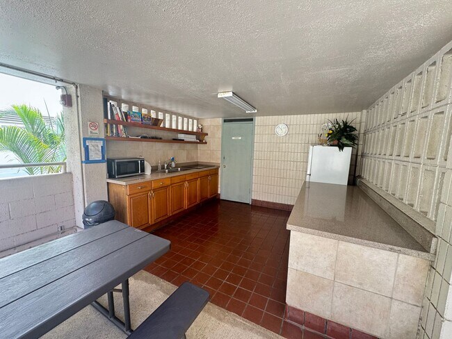Building Photo - 1848 Kahakai Dr