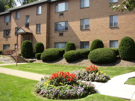 Building Photo - Velma Court