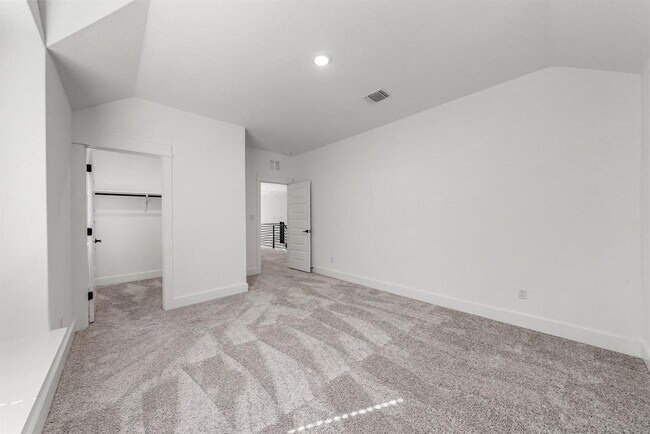 Building Photo - 3405 Charade Dr