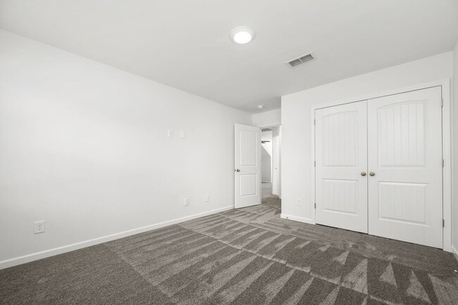 Building Photo - Park Place Townhome!