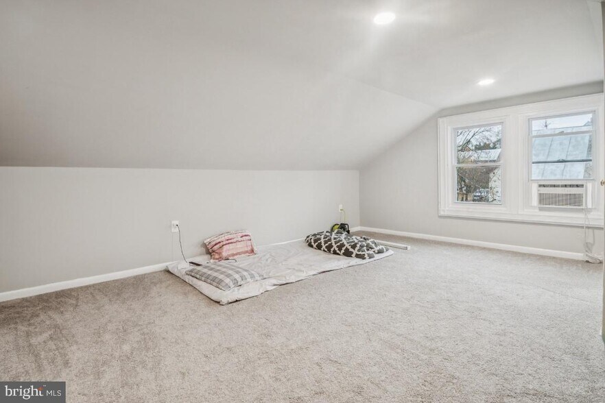 Building Photo - 50 S Church St