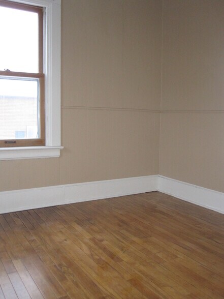 Building Photo - 118 Spring St