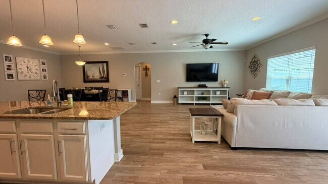 Building Photo - 3206 Oak Bluff Ln