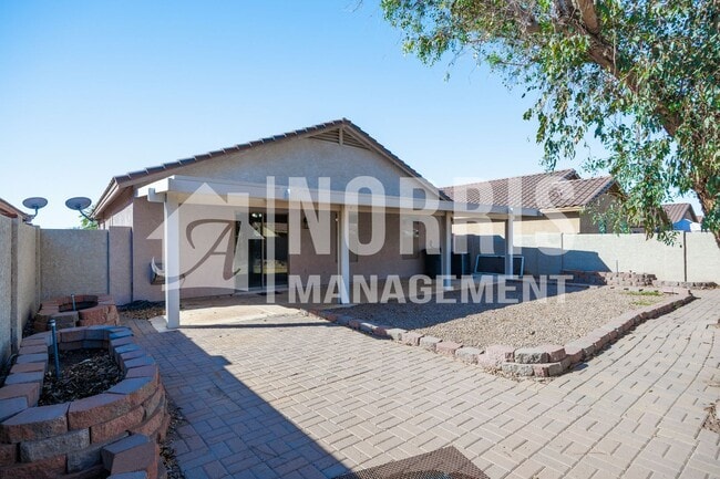 Building Photo - Great Home in a Great Location