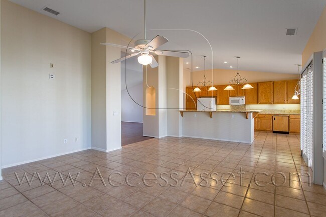 Building Photo - 40025 Athena Ln