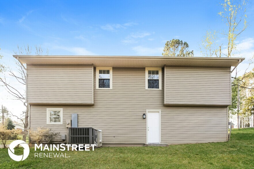 Building Photo - 3889 Amsbury Dr