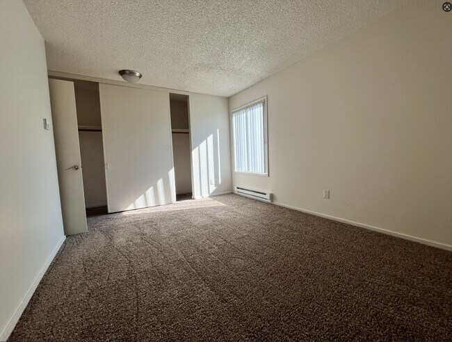 Building Photo - 4550 SW Murray Blvd