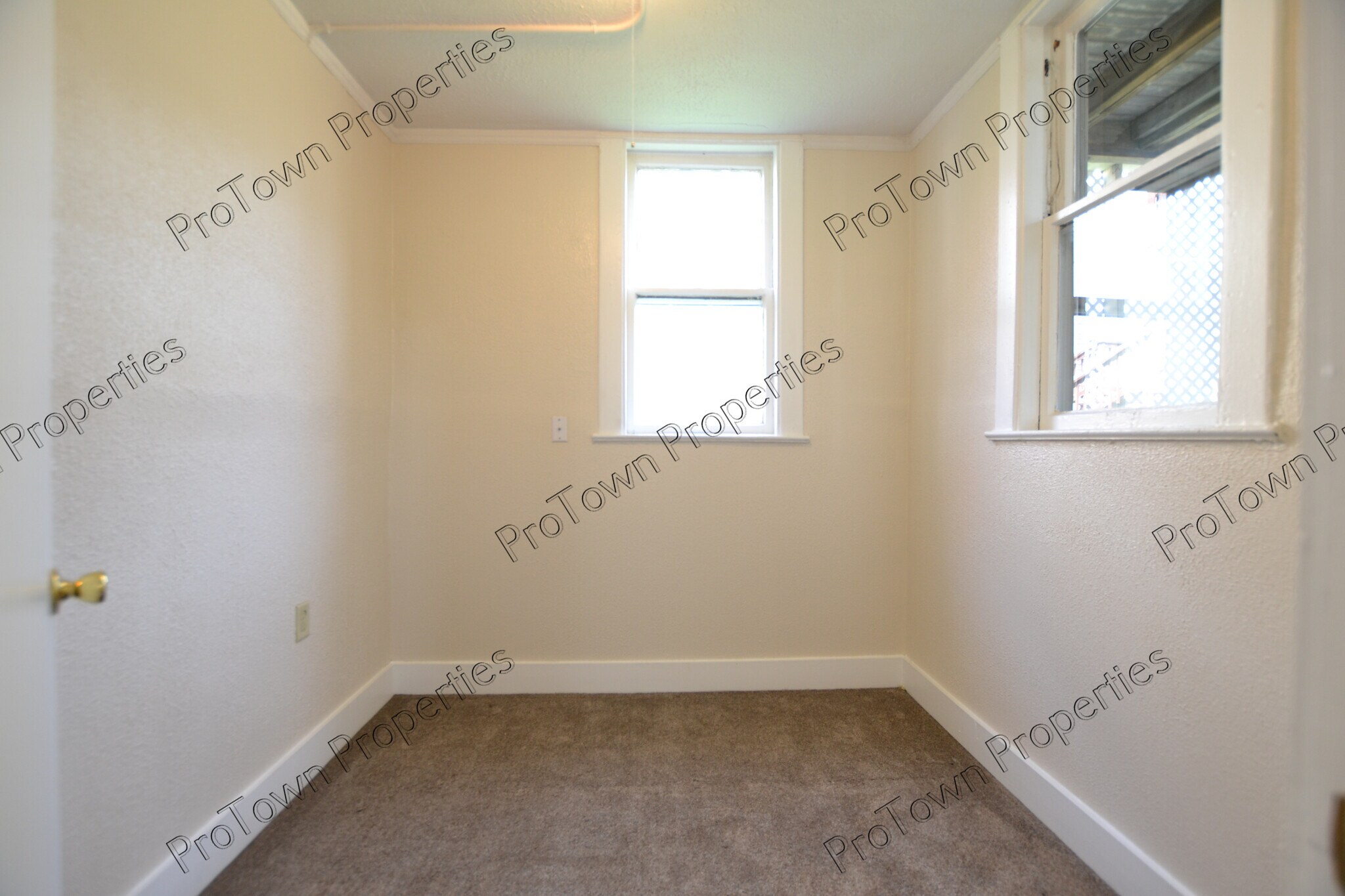 Building Photo - 835 N Broadway St