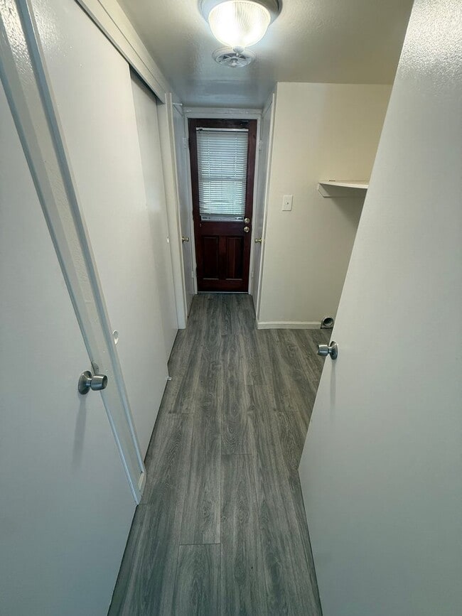 Building Photo - Spacious 4-Bedroom Home in Northeast Bakersfield